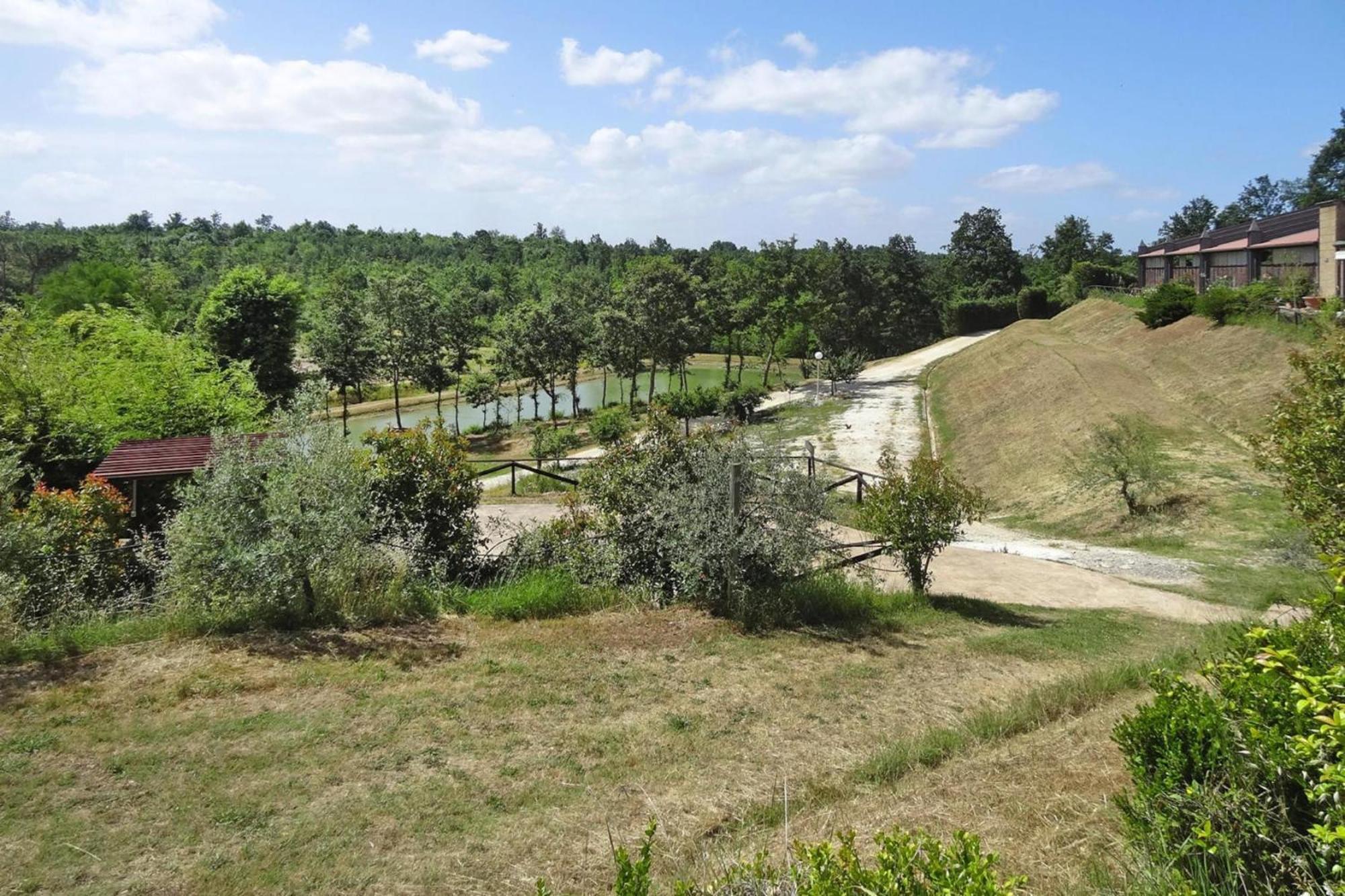 Apartment in Pinete Fuccchio near Lake Le Vedute Esterno foto